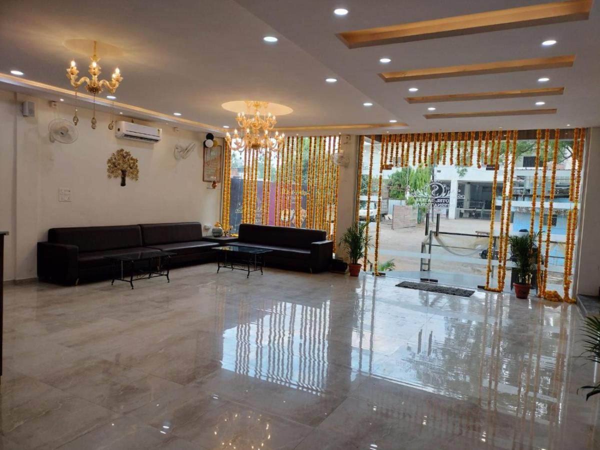 Hotel Satkar International Chhindwāra Kültér fotó