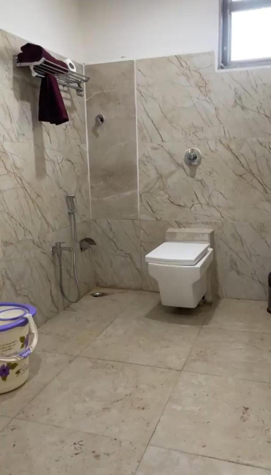 Hotel Satkar International Chhindwāra Kültér fotó